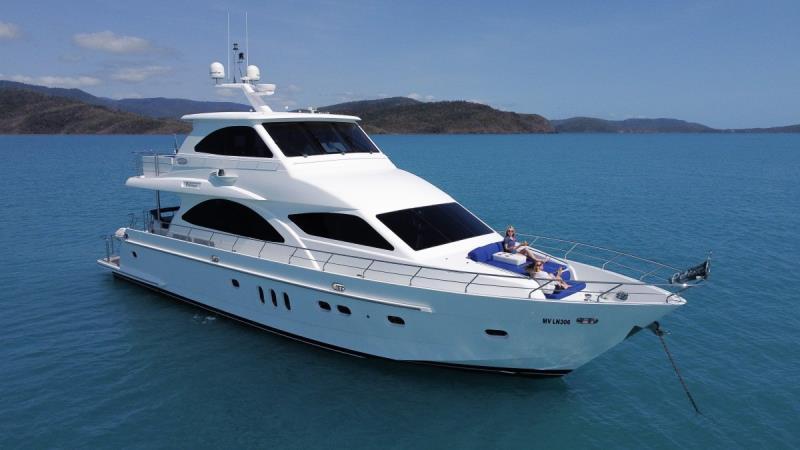 2009 NEW OCEAN YACHTS Motor Yacht 74