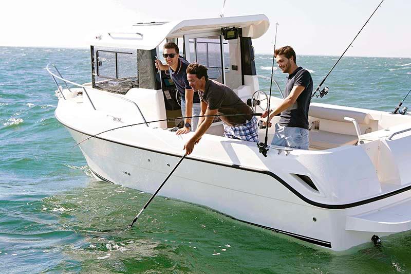 The new Arvor 690 D and 730 D fishing boats are powered by 115hp and 150hp Mercury Diesel engines re