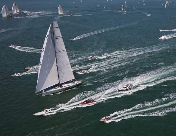 SPORT – Line-up of 100-footers grows for 2009 Rolex Sydney Hobart