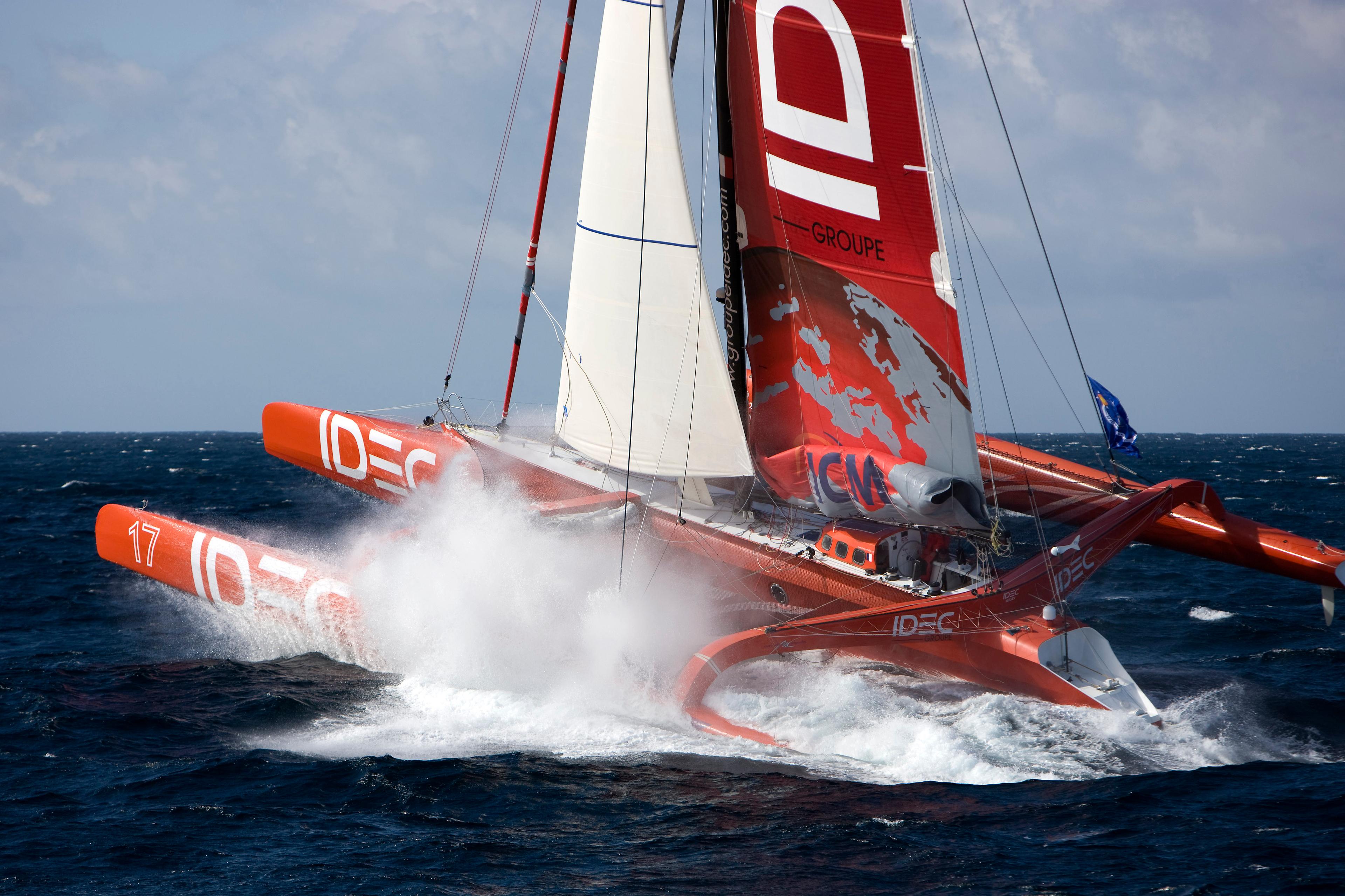 NEWS — French maxi trimaran smashes 24-distance record